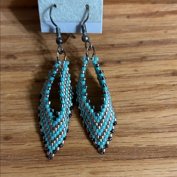 Handmade beaded earrings - Picture 1 of 3